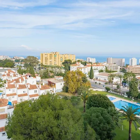Piscina, Playa Parking A 5 Min Caminando Del Puerto De Apartment Benalmadena