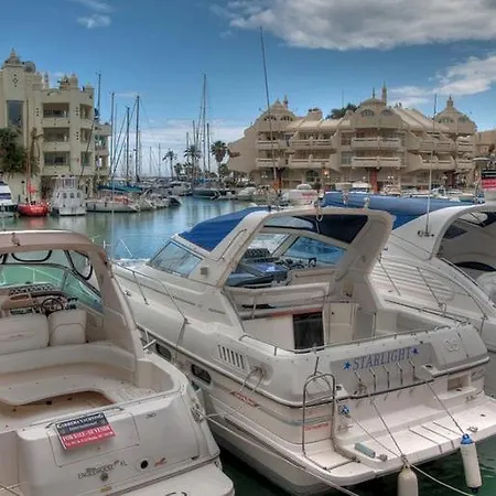 Piscina, Playa Parking A 5 Min Caminando Del Puerto De Benalmadena