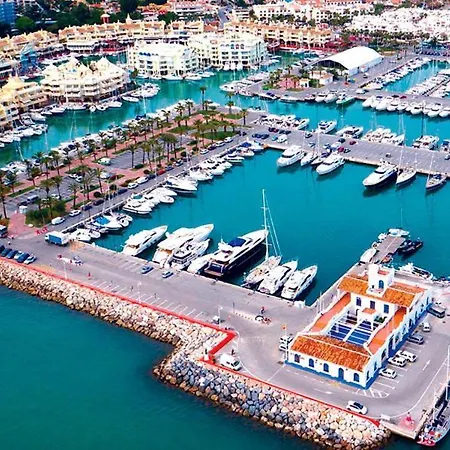 Piscina, Playa Parking A 5 Min Caminando Del Puerto De Benalmadena